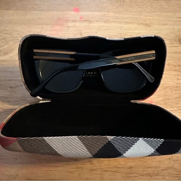 Vintage Burberry Sunglasses With Case Preowned very good condition main image 13